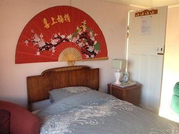 Colchester City Cottage ภายนอก รูปภาพ